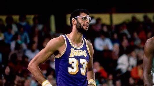 德天空预测德国队首发：萨内、维尔茨在列，塔和安东搭档中卫（德天空：德国队预计首发出炉，萨内与维尔茨入选，塔携安东组成中卫组合）