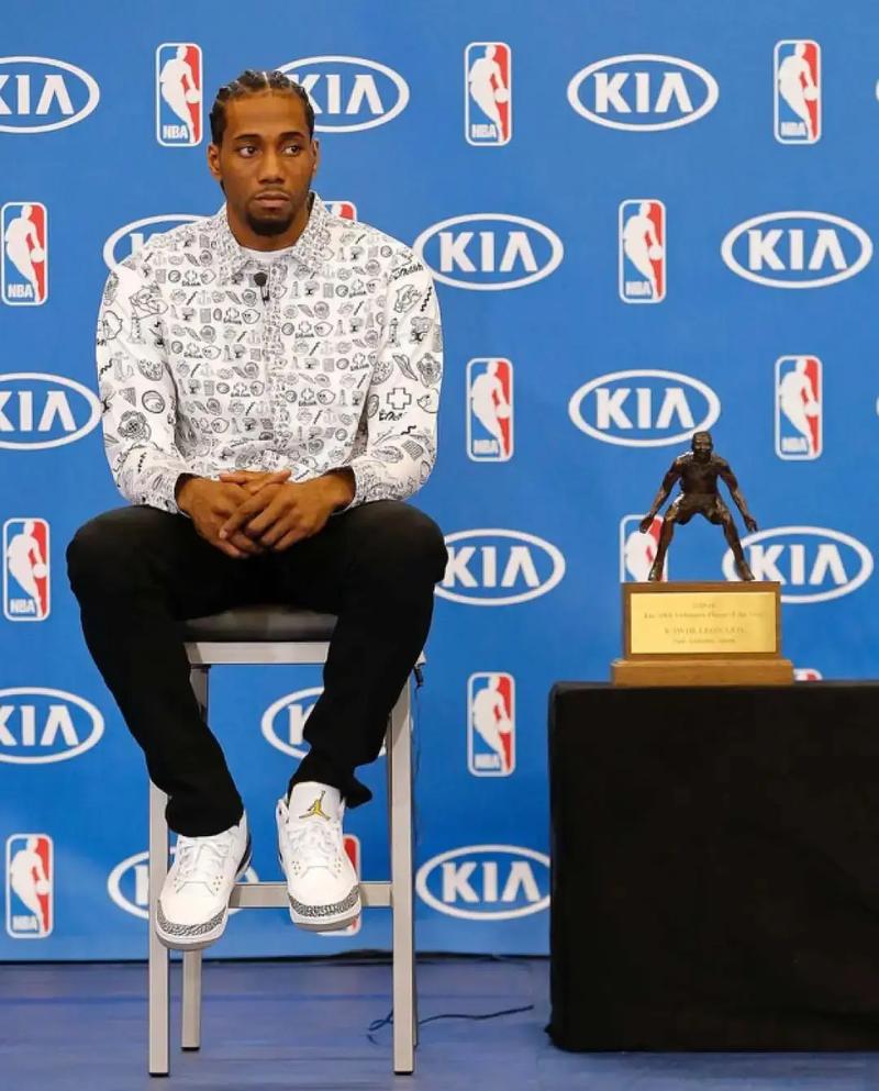 杨赞：男女篮管理大有不同 努力向贝西洛维奇&郑薇等世界名帅学习（杨赞谈男女篮差异化管理：向贝西洛维奇、郑薇等世界名帅取经）