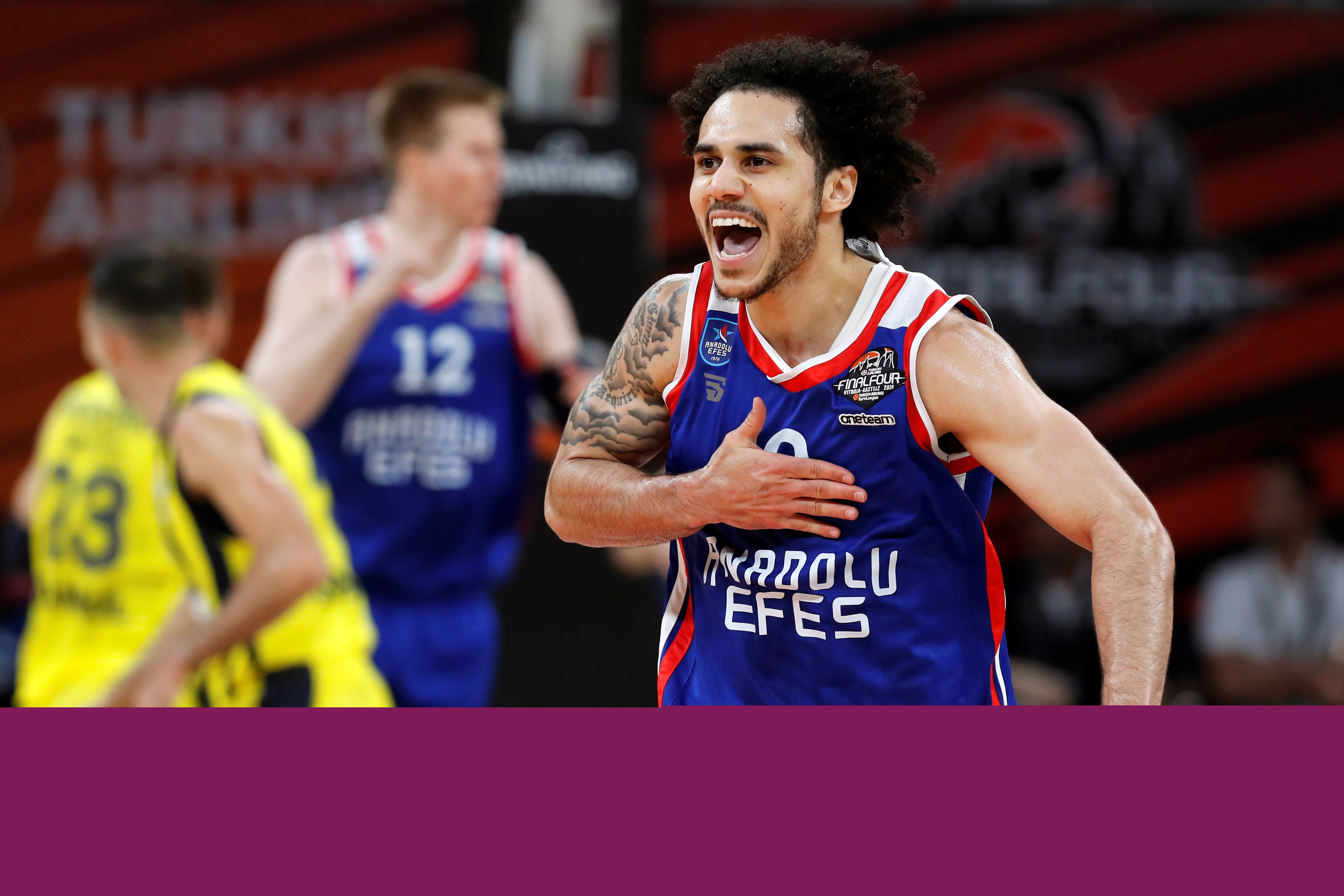 英超官方：经过VAR确认，萨利巴同巴里接触不足以判罚点球（英超官方：VAR复核后认定，萨利巴与巴里接触不构成点球）