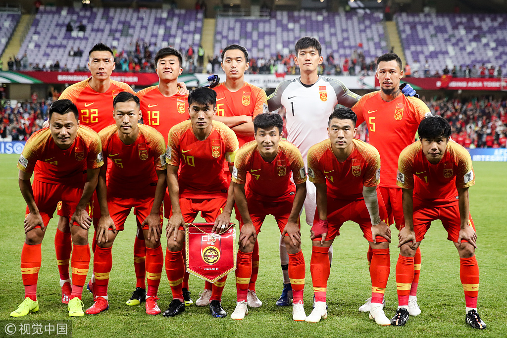 记者：谢维军在昨天的比赛中肋骨又裂了（记者：谢维军在昨日比赛中肋骨再次裂伤）