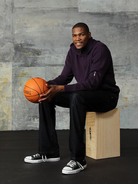 不差钱，阿联酋足协提供5架专机拉球迷去客场看世预赛（阿联酋足协豪气包机，5架专机送球迷赴客场看世预赛）