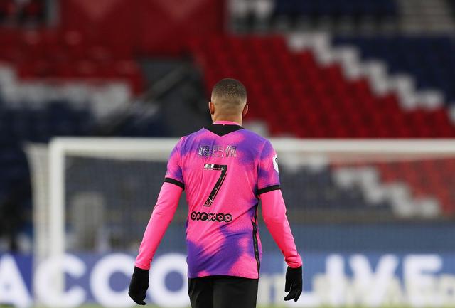 有望重返老东家，队报：可能签约之前，布纳-萨尔去梅斯训练（队报：布纳-萨尔签约前随梅斯训练，有望回归老东家）