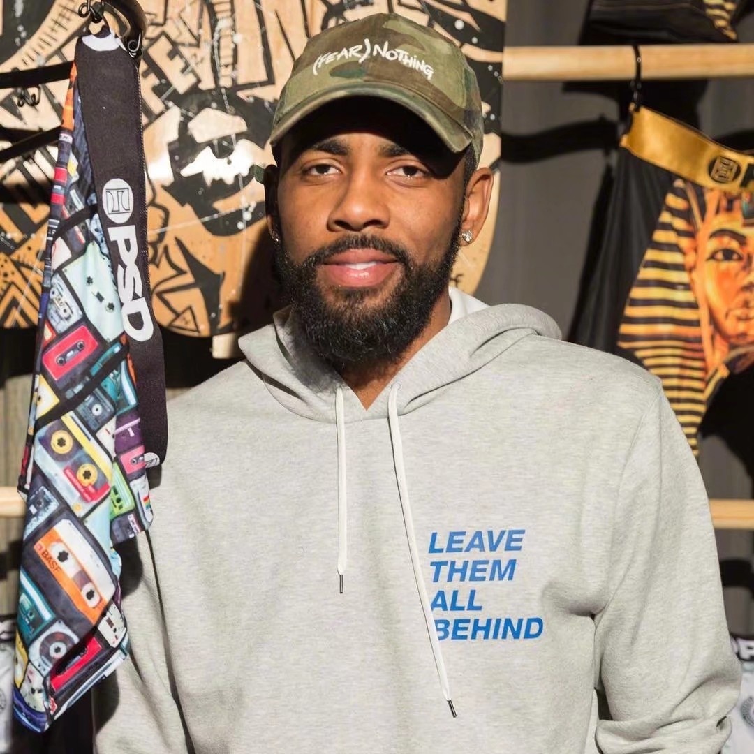 记者：埃里克佩戴面具训练，霍安将在国际比赛日后回归（记者称埃里克戴面罩参加训练，霍安预计在国际比赛日后复出）