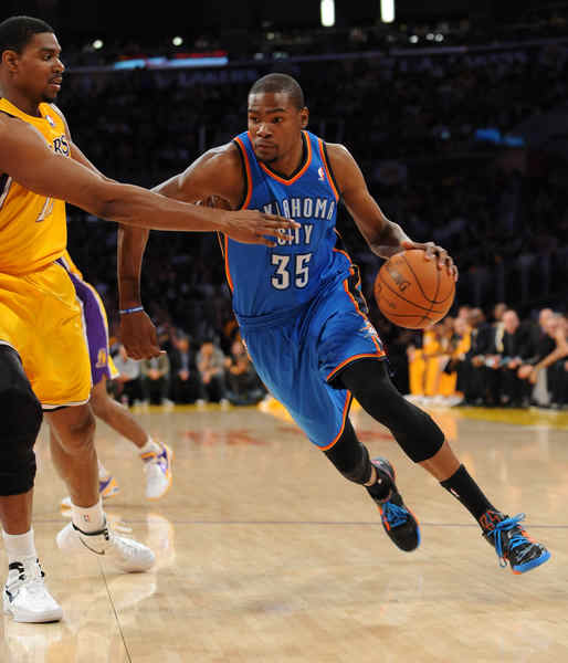 82岁前曼联球星中370万大奖 曾躲过慕尼黑空难（82岁前曼联名宿喜中370万大奖，曾在慕尼黑空难中幸存）