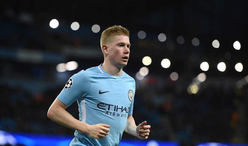 国足集训名单公布，两名新人首次入选引关注（国足集训大名单出炉，两名新秀首入选成焦点）