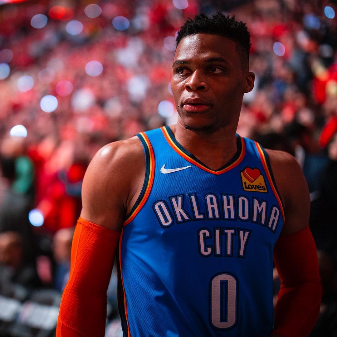 开场就较劲？追梦格林左路突破造独行侠犯规 弗拉格左路突破勇士成功（开场火药味拉满：格林左翼强突造独行侠犯规，弗拉格左翼突破打穿勇士防线）